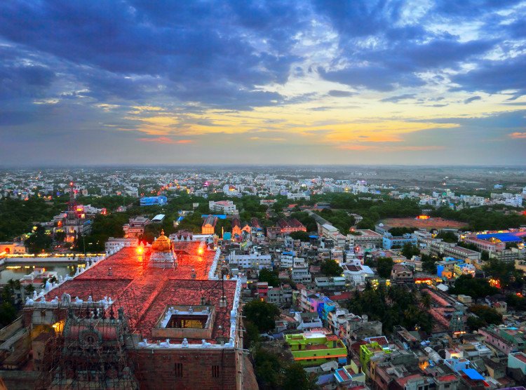 how-do-indias-historic-buildings-fit-into-modern-cities