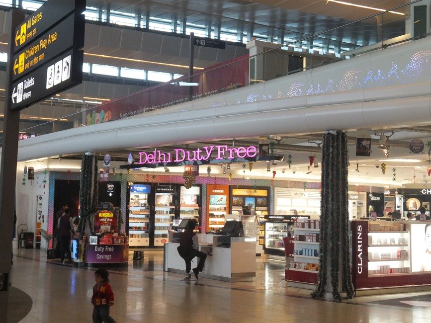 indias-airports-becoming-prime-retail-territory